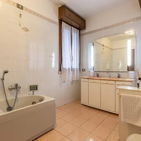 Residenza Capuano - Affitti Brevi Italia Affittacamere Modena